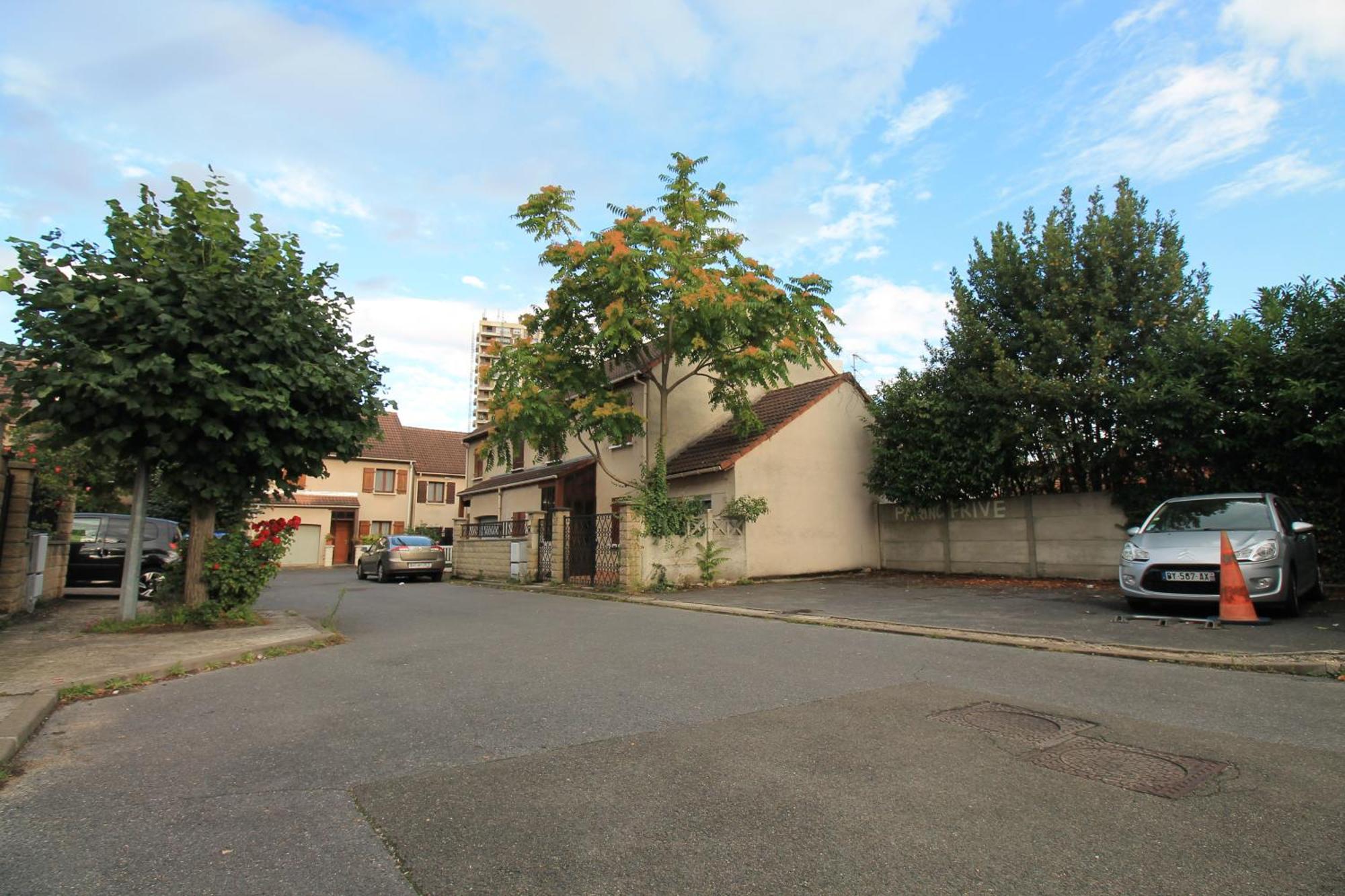Parking Prive Gratuit - 15Mn Paris - Gare A Pied En 5Mn - Tout Equipee - Terrasse - Jardin - Stade De France - Casino D'Enghien - Hippodrome, Universite 에피네쉬르세느강 외부 사진